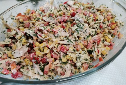 Фото шага рецепта Салат с курицей кукурузой и болгарским перцем 188331 шаг 9  