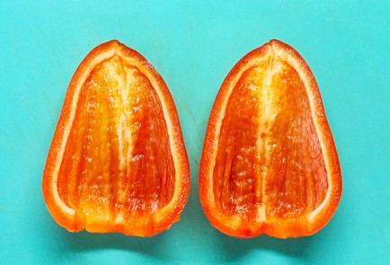 Фото шага рецепта Салат с курицей кукурузой и сладким перцем 187048 шаг 4  