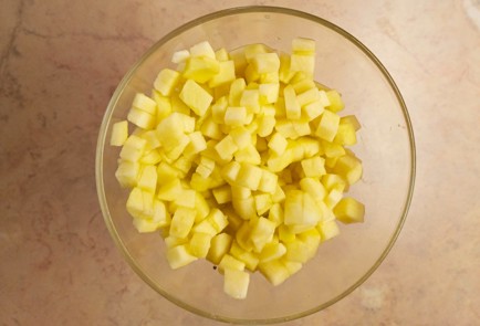 Фото шага рецепта Салат с курицей кукурузой и сладким перцем 187048 шаг 6  