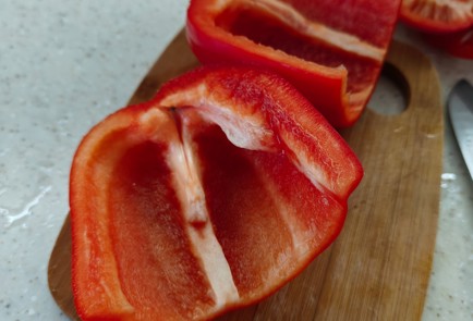 Фото шага рецепта Салат с курицей печеными баклажанами перцем и руколой 175489 шаг 3  