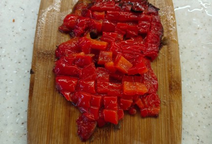 Фото шага рецепта Салат с курицей печеными баклажанами перцем и руколой 175489 шаг 9  