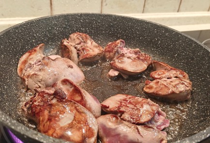 Фото шага рецепта Салат с куриной печенью и апельсином 190883 шаг 4  