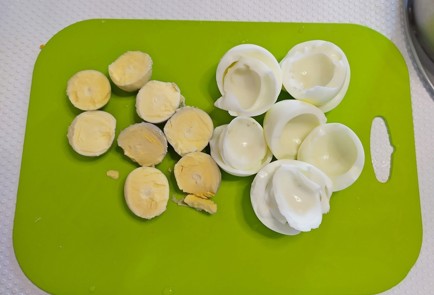 Фото шага рецепта Салат с куриной печенью 191028 шаг 4  