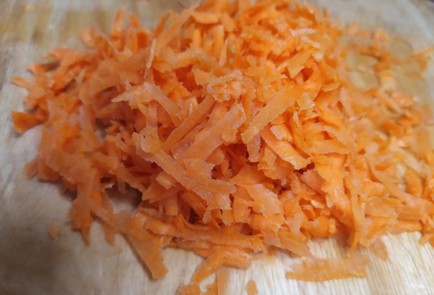 Фото шага рецепта Салат с куриным филе и кукурузой 189158 шаг 3  