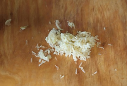 Фото шага рецепта Салат с куриным филе и кукурузой 189158 шаг 7  