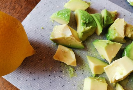 Фото шага рецепта Салат с лососем 189481 шаг 1  