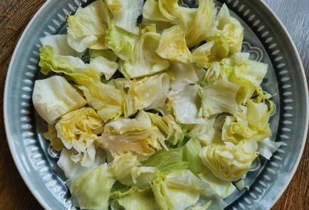 Фото шага рецепта Салат с лососем 189481 шаг 3  