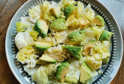 Фото шага рецепта Салат с лососем 189481 шаг 4  