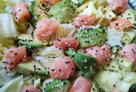 Фото шага рецепта Салат с лососем 189481 шаг 7  