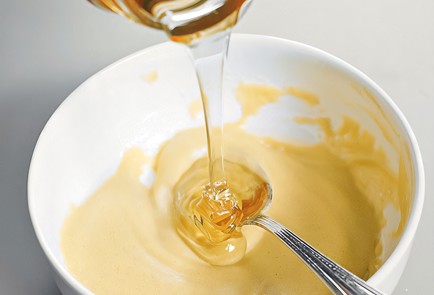 Фото шага рецепта Салат с манго и куриной печенью 23847 шаг 2  