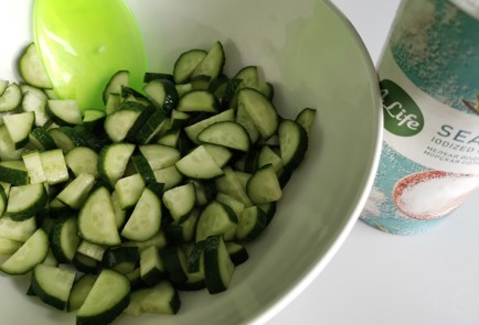 Фото шага рецепта Салат с майонезом 189483 шаг 1  