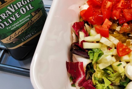 Фото шага рецепта Салат с моцареллой и перцем халапеньо 174878 шаг 10