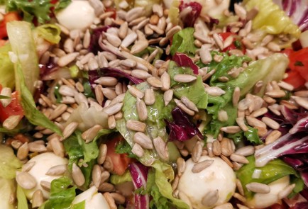 Фото шага рецепта Салат с моцареллой и перцем халапеньо 174878 шаг 11