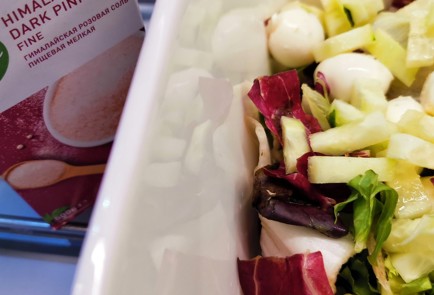 Фото шага рецепта Салат с моцареллой и перцем халапеньо 174878 шаг 4