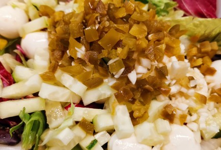 Фото шага рецепта Салат с моцареллой и перцем халапеньо 174878 шаг 7