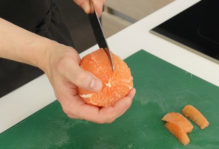 Фото шага рецепта Салат с морковью красной рыбой и миндалем 93022 шаг 2  