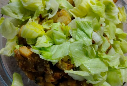 Фото шага рецепта Салат с обжаренными баклажанами 189128 шаг 17  