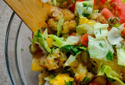 Фото шага рецепта Салат с обжаренными баклажанами 189128 шаг 22  