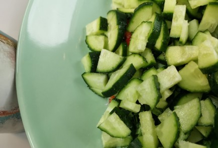 Фото шага рецепта Салат с огурцом и яйцом 188892 шаг 5  