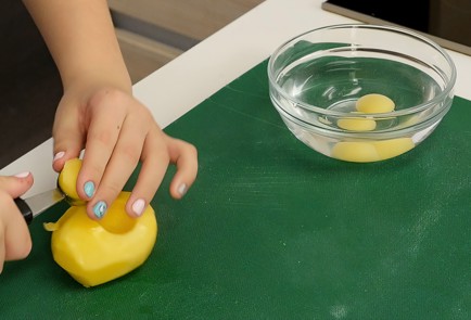 Фото шага рецепта Салат с осьминогом и тапенадом 114336 шаг 1  