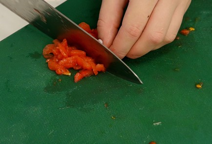 Фото шага рецепта Салат с осьминогом и тапенадом 114336 шаг 4  