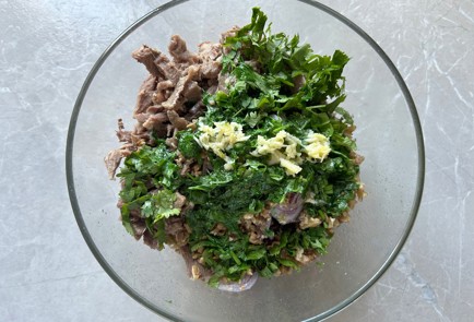 Фото шага рецепта Салат с отварной говядиной и горячим маслом 186554 шаг 11  