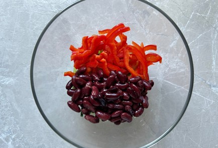 Фото шага рецепта Салат с отварной говядиной и горячим маслом 186554 шаг 4  