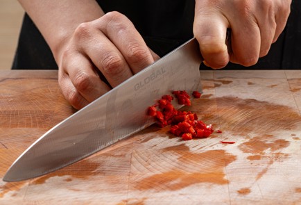 Фото шага рецепта Салат с печенью и медовым соусом 175902 шаг 3  