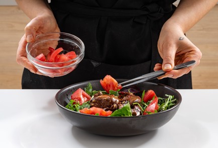 Фото шага рецепта Салат с печенью и медовым соусом 175902 шаг 9  