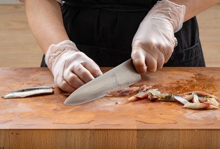 Фото шага рецепта Салат с печенью трески картофелем и фасолью 175752 шаг 11  