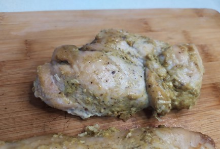 Фото шага рецепта Салат с пекинской капустой курицей и помидорами 191201 шаг 1  