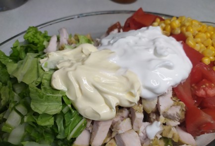 Фото шага рецепта Салат с пекинской капустой курицей и помидорами 191201 шаг 7  