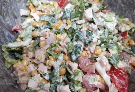 Фото шага рецепта Салат с пекинской капустой курицей и помидорами 191201 шаг 9  