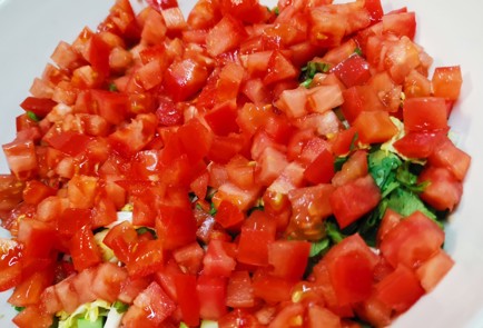 Фото шага рецепта Салат с пекинской капустой 188753 шаг 4