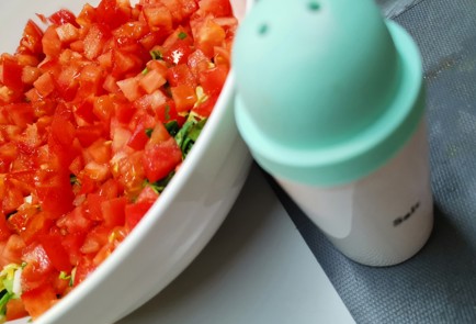 Фото шага рецепта Салат с пекинской капустой 188753 шаг 5