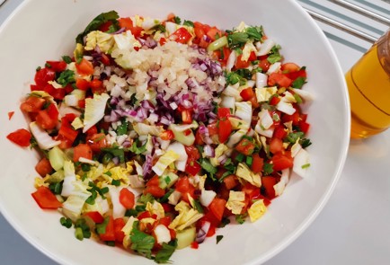 Фото шага рецепта Салат с пекинской капустой 188753 шаг 9