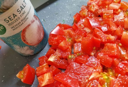 Фото шага рецепта Салат с перепелиными яйцами 186432 шаг 9  