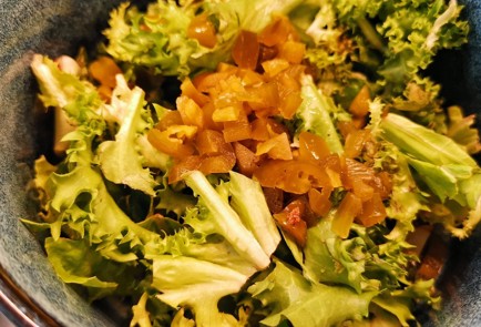 Фото шага рецепта Салат с перепелом 174930 шаг 7  