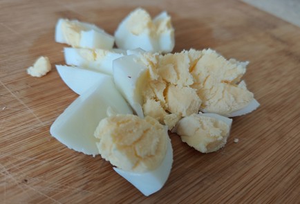 Фото шага рецепта Салат с помидорами черри и моцареллой 186703 шаг 4  