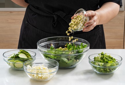 Фото шага рецепта Салат с проростками маша 176338 шаг 7  