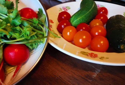 Фото шага рецепта Салат с редиской 189304 шаг 1  