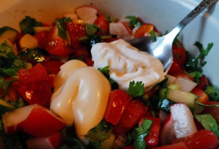 Фото шага рецепта Салат с редиской 189304 шаг 11  