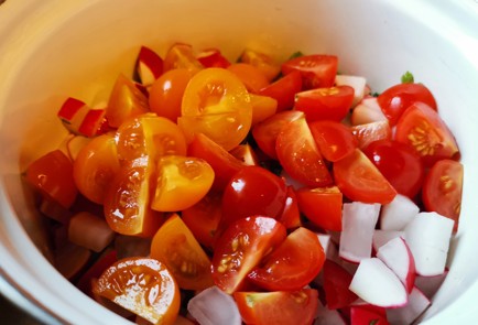 Фото шага рецепта Салат с редиской 189304 шаг 6  