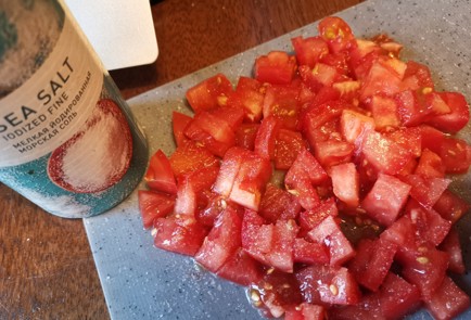 Фото шага рецепта Салат с редиской 189304 шаг 8  