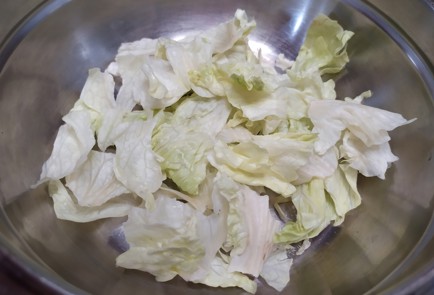 Фото шага рецепта Салат с редисом и яйцом 188949 шаг 1  