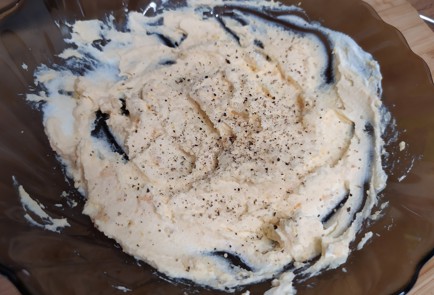 Фото шага рецепта Салат с редисом и яйцом 188949 шаг 8  