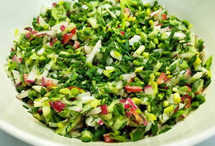 Фото шага рецепта Салат с редисом 188799 шаг 10  