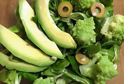 Фото шага рецепта Салат с романеско и чесноком 139040 шаг 3  