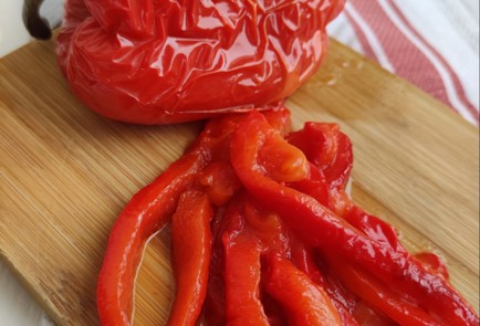 Фото шага рецепта Салат с руколой беконом болгарским перцем и киноа 173384 шаг 6  