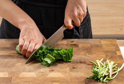 Фото шага рецепта Салат с щавелем и персиком 188791 шаг 3  